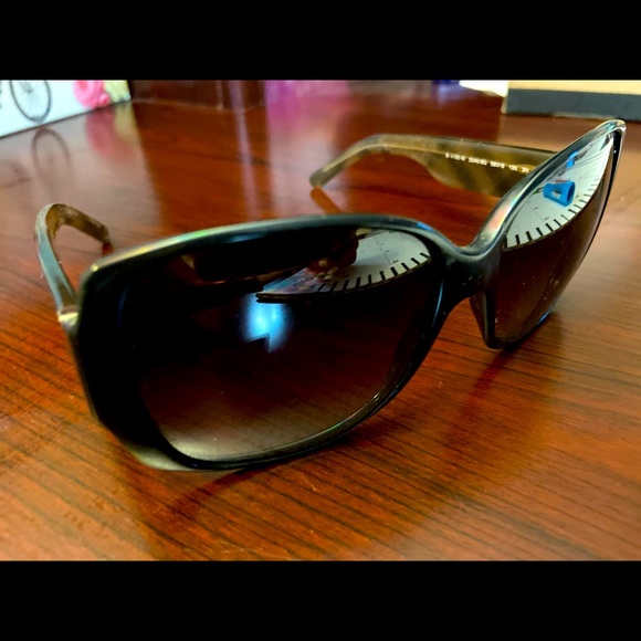 Burberry Sunglasses - Picture 2 of 8